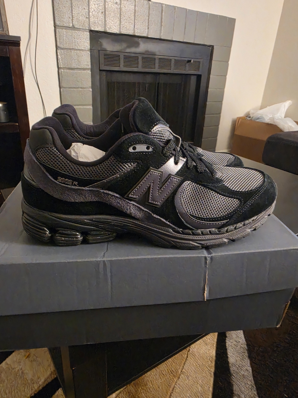 BNWB New Balance Black and Gray Men's Athletic Sneakers 2002R